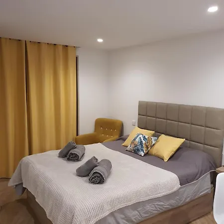 Center Marina View Yellow *